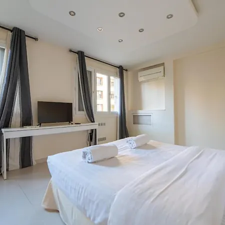 Daire Spacious 3br Canal Saint Martin Paris