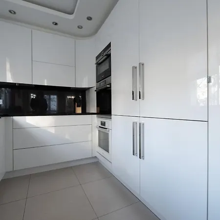 Spacious 3br Canal Saint Martin * פריז