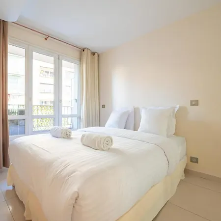 Spacious 3br Canal Saint Martin Apartmán *