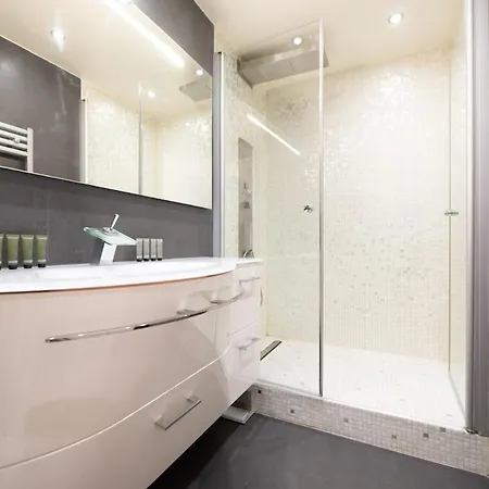 Spacious 3br Canal Saint Martin Apartmán