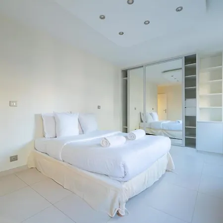 Διαμέρισμα Spacious 3br Canal Saint Martin *