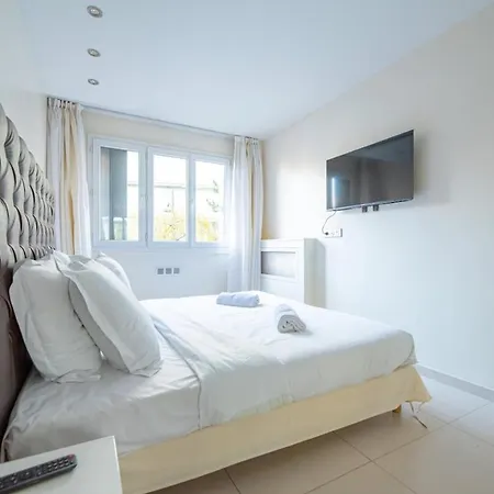 Spacious 3br Canal Saint Martin *